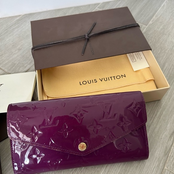 Authentic Louis Vuitton Brea HandBag - Picture 10 of 13